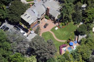 IKKE ADGANG:  Michael Jackson hadde beordret vaktene ved Neverland til � ikke slippe inn s�sknene. Foto: AP