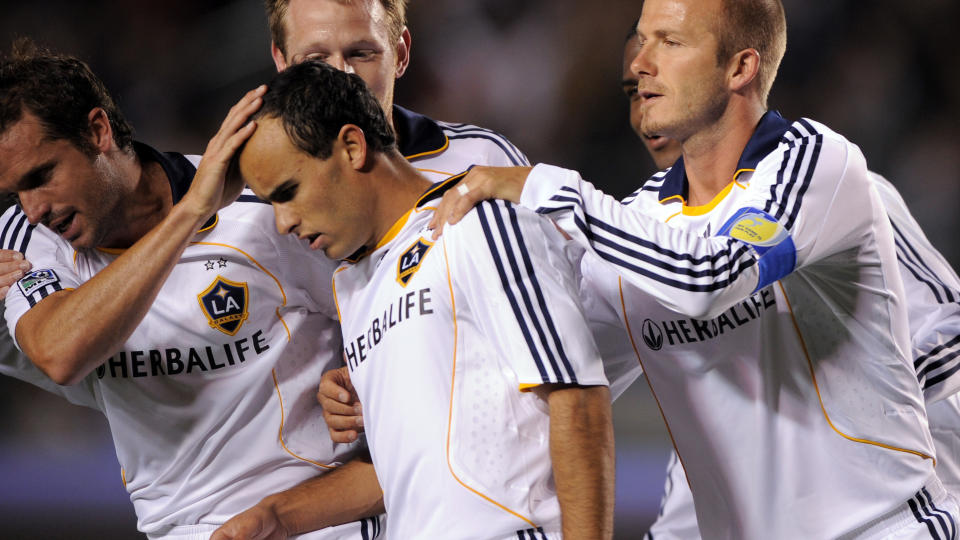 GA IKKE ALT: Galaxys Landon Donovan slakter David Beckhams opphold i den amerikanske fotballigaen. Foto: AP Photo/Mark J. Terrill