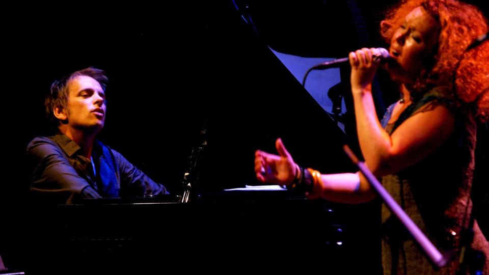 SAMSPILTE: Tord Gustavsen og Kristin Asbj�rnsen i aksjon under Kongsberg Jazzfestival. Foto: TERJE MOSNES