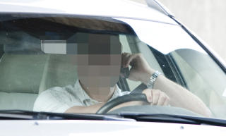 BL�SER I MOBILFORBUDET: UP har fersket 1000 flere mobilbrukere i bil i �r enn samme periode ifjor. Bildet tatt i trafikkmaskinen ved Oslo S.Foto: Thomas Rasmus Skaug/Dagbladet