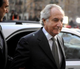 SVINDELD�MT:  Bernie Madoff er d�mt til 150 �rs fengsel for bedrageri. Foto:  Stephen Chernin/Getty Images/AFP