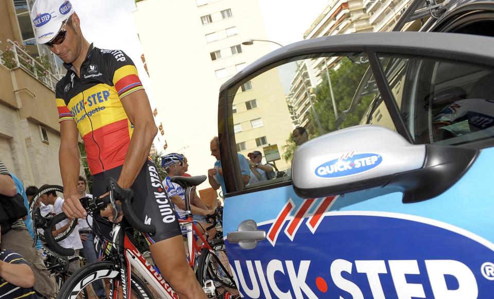 LIKEVEL MED: Quickstep-rytter Tom Boonen fikk medhold i fransk voldgiftdomstol, og kan dermed likevel delta i Tour de France. Boonen ble opprinnelig utestengt etter � ha testet positivt for kokain utenfor konkurranse. Foto: SCANPIX/EPA/NICOLAS BOUVY