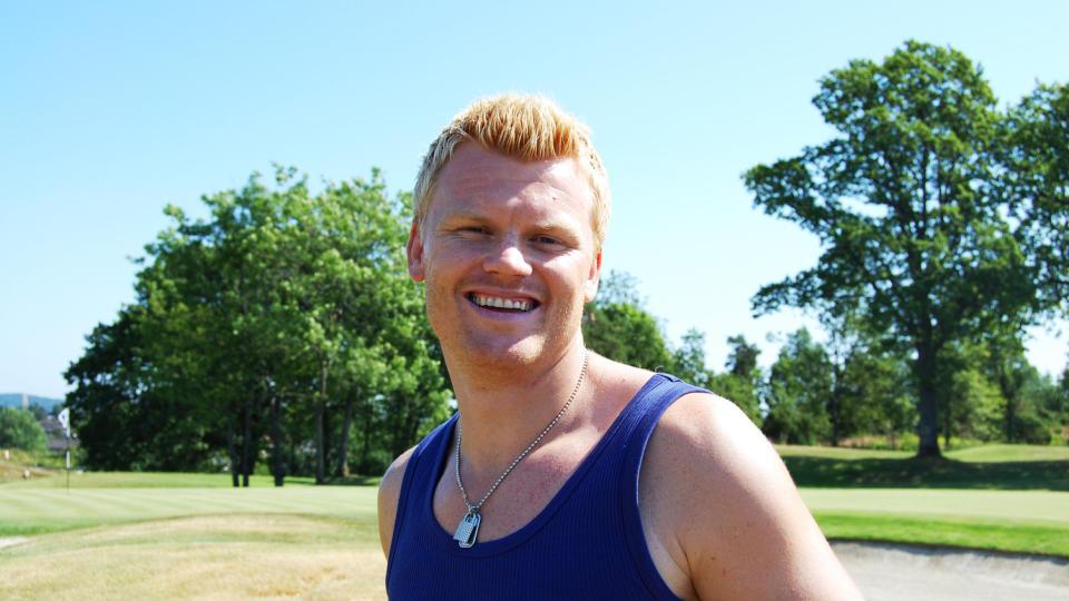 LETTET: John Arne Riise sier han f�ler det som om 10 kilo er lettet fra skuldrene hans etter at den stj�lne Champions League-medaljen og flere andre minner fra fotballkarrieren ble stj�let for en m�ned siden. Denne uka f�lger han golfh�pet Marianne Skarpnord i Ladies Masters-turneringen i Larvik.Foto: SIGVE KVAMME/DAGBLADET