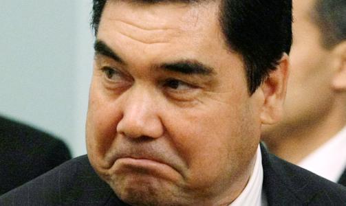 IKKE AKKURAT HEMINGWAY: Turkmenistans n�v�rende president, Gurbanguli Berdymukhamedov, har f�tt en av b�kene sine antatt av et utenlandsk forlag. Foto:  Ivan Sekretarev/AP/SCANPIX