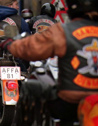 V�PENHVILE: Bandidos og Hells Angels erkl�rte v�penhvile i 1997. Bandidos har tilbudt den tidligere erkefienden hjelp i gjengkrigen, men f�tt nei. Foto: Vibeke Toft/NORDFOTO