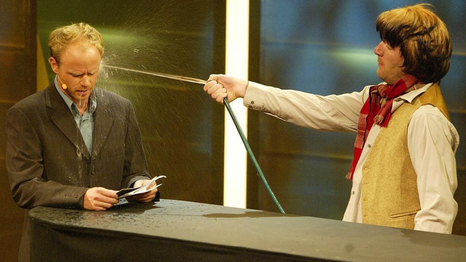 BIO-FAN: Vi har blitt lurt til � tro at kroppen og biologien ikke betyr noe, mener Harald Eia, som kommer med en popul�rvitenskapelig programserie p� NRK til h�sten. Foto: NRK