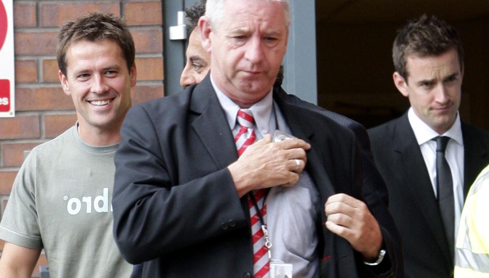 BESTO TESTEN: Michael Owen gjennomgikk en medisinsk test tidligere i dag og i kveld ble han klar for Manchester United. Foto: REUTERS