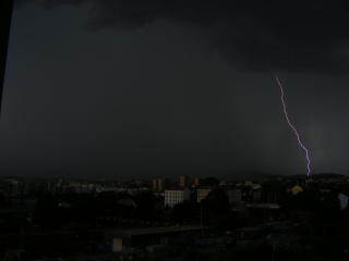  SETT FRA MOSSEVEIEN:  Da det ble bekm�rkt over Oslo tidlig i uv�ret fredag kveld. Foto: ARE BURAAS.