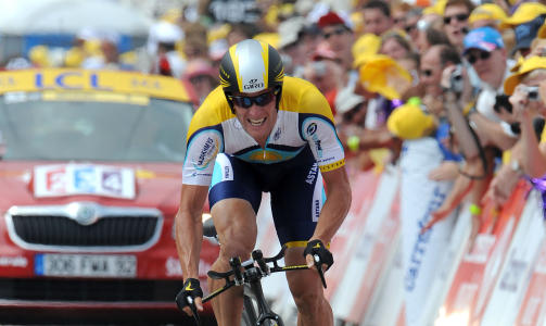 SIRKUS ARMSTRONG TILBAKE P� VEIEN: Lance Armstrong imponerte i Tour-comebacket med 10.-plass.Foto: SCANPIX/AFP PHOTO PASCAL PAVANI