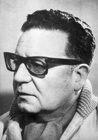 INSPIRERT AV KUPPET MOT ALLENDE: Den sosialistiske regjeringen i Chile ble styrtet i 1973. Det f�rte til at Venstresocialistene ble sikre p� at v�pnet revolusjon m�tte til for � styrte staten. Foto: AFP