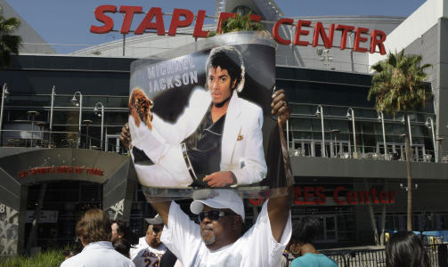 KAOS: Los Angeles st�r p� hodet foran minnestunden i Staples Center imorgen. Foto: SCANPIX