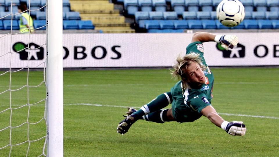 AVSLO DAHLIN-BUD: Lyn er avhengig av � selge spillere for � komme seg ut av en vanskelig �konomisk situasjon, men klubben avslo et bud p� den svenske keeperen Johan Dahlin.Foto: Sara Johannessen / SCANPIX
