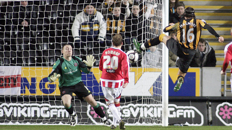 SUSPENDERT: Sheffield United har suspendert keeper Paddy Kenny etter at b�de A- og B-pr�vene hans viste innhold av efedrin. Her i aksjon i FA-cupen mot Hull. Foto: AFP/GRAHAM STUART