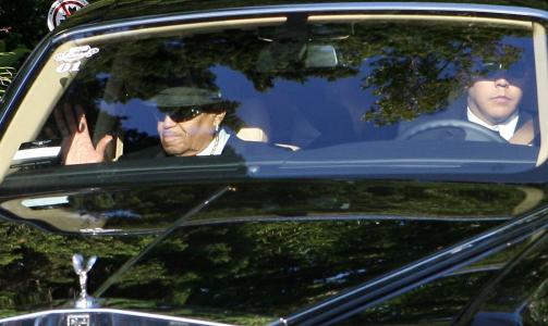 ANKOMMER: Michael jacksons far. Foto: SCANPIX