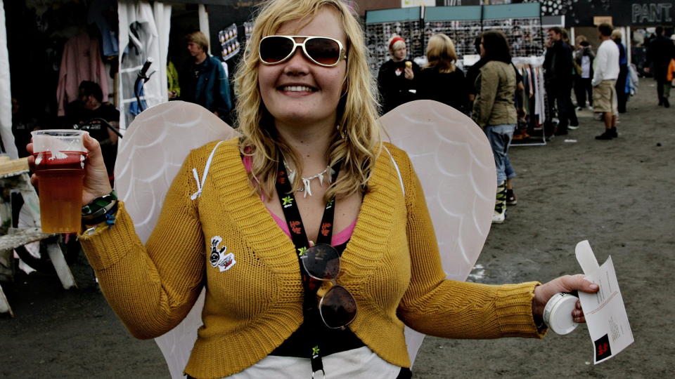 KAN F� PENGER TILBAKE: Festivalgjengerne som ikke brukte opp bel�pet de satte inn p� kontantkortene, har n� en ny sjanse til � f� pengene refundert. Foto: Lars Eivind Bones / Dagbladet
