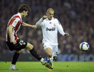 RESERVE: Wesley Sneijder (t.h) skal v�re spilleren Chelsea �nsker seg dersom Ribery ikke kommer. Foto: AP/Alvaro Barrientos