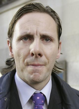 ANGRENDE SYNDER: Glenn Mulcaire sa seg skyldig i flere tilfeller av telefonavlytting. Foto: REUTERS/Toby Melville/Scanpix