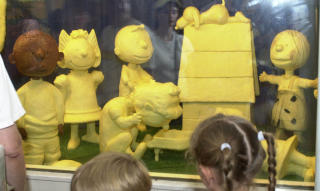 FIKTIVE FIGURER: Kn�ttene har ogs� hatt sin egen sm�rskulptur. Foto: IOWA STATE FAIR