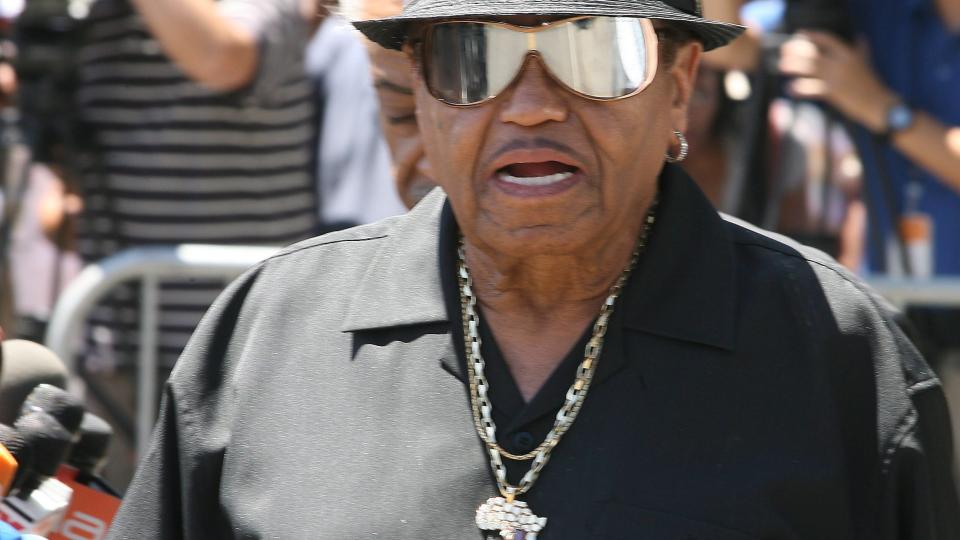 M�LL�S: Joe Jackson kunne ikke skj�nne hva som skjedde da s�nnen plutselig falt sammen i sitt eget hjem. Foto: EPA/ADAM DAVIS