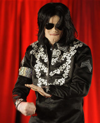 SKULLE HOLDE 50 KONSERTER: Michael Jackson kunngjorde i mars at han ville holde 50 konserter i London. Foto: Joel Ryan/AP/SCANPIX