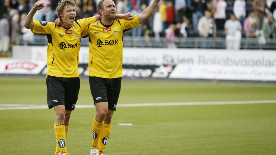 MATCHVINNER: Starts Mads Stokkelien og Bernt Hulsker etter eliteseriekampen i fotball mellom Odd-Grenland og Start p� Skagerak Arena i Skien s�ndag. Start vant kampen 2-1. Foto: Trond Reidar Teigen / SCANPIX
