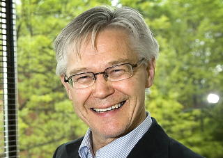 LEI AV ENGELSK: Spr�kr�det-direkt�r Sylfest Lomheim. Foto: ANDERS GR�NNEBERG