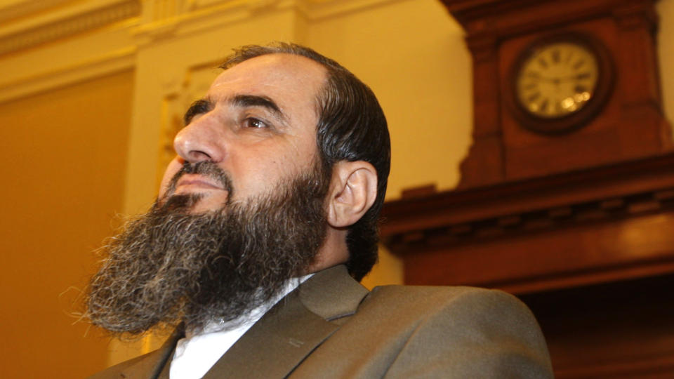 IKKE EN TRUSSEL: H�yesterett har avgjort at mulla Krekar er en trussel mot rikets sikkerhet, men under Obama-bes�ket g�r Krekar fri. Foto: Bj�rn Sigurds�n / SCANPIX
