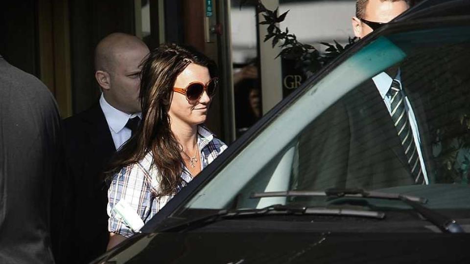 I STOCKHOLM: Britney Spears er i Stockholm i forbindelse med sin �Circus�-turn�. Her forlater hun Grand Hotel. Foto: Christian �rnberg/Expressen