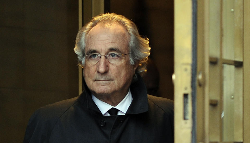 B�RSSVINDLER: Bernard Madoff har f�tt hjelp til � takle overgangen fra rikmannsliv til fengselsliv. (Foto: Timothy A. Clary/Scanpix/AFP)