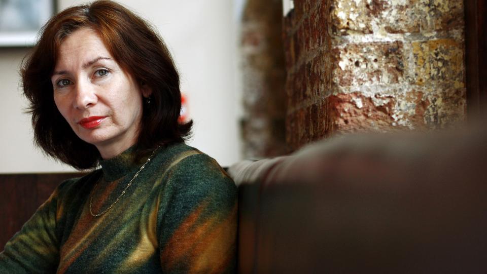 M�TTE B�TE MED LIVET: Aktivisten og journalisten Natalia Estemirova er blitt drept i Ingusjetia. Foto: REUTERS/Dylan Martinez/Files/Scanpix
