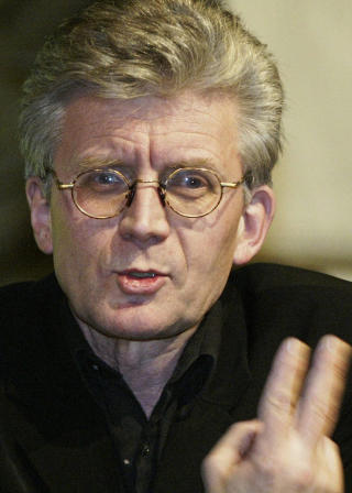 INGEN KOMMENTAR: - Det passer ikke � kommentere det sp�rsm�let s� n�rme valget, sier den profilerte SV'eren Knut Kjeldstadli.
Foto: Bj�rn Sigurds�n / SCANPIX .
