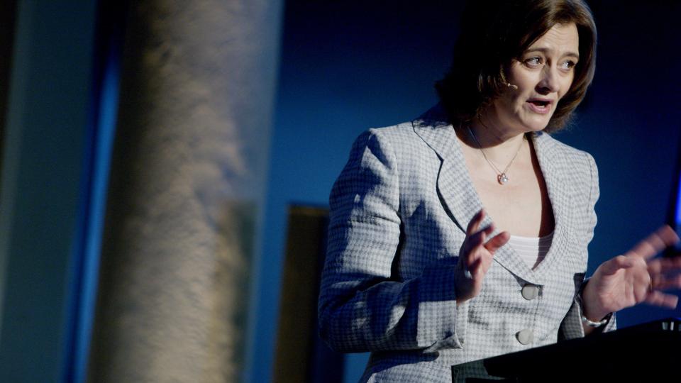 KAN V�RE SYK: Cherie Booth Q.C. bedre kjent som Cherie Blair, kan v�re smittet av svineinfluensa. Her holder hun tale under Advokatforeningens 100-�rsjubileum i Nobels Fredsenter. Foto: Stian Lysberg Solum / SCANPIX