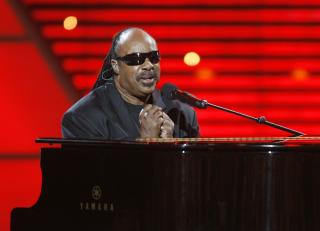  OPPTRER: Stevie Wonder. Foto: REUTERS