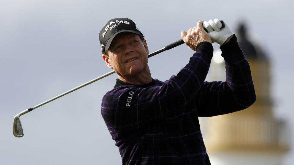 LEDER BRITISH OPEN: 59-�ringen Tom Watson er p� en sensasjonell f�rsteplass i British Open. Veteranen kan bli tidenes eldste vinner av turneringen. Foto: AP.