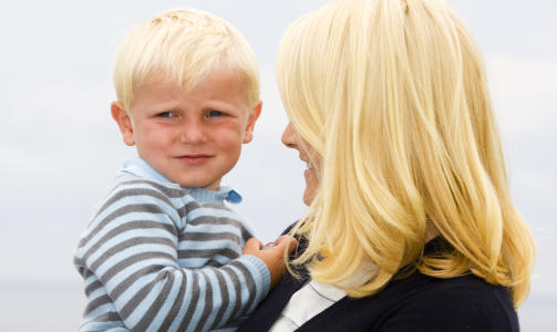 I MAMMAS ARMER: Kronprinsesse Mette-Marit tar seg av prins Sverre Magnus.
Foto: SCANPIX I MAMMAS ARMER: Kronprinsesse Mette-Marit tar seg av prins Sverre Magnus.
Foto: SCANPIX
