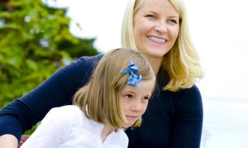 MOR OG DATTER: Prinsesse Ingrid Alexandra og kronprinsesse Mette-Marit.
Foto: SCANPIX MOR OG DATTER: Prinsesse Ingrid Alexandra og kronprinsesse Mette-Marit.
Foto: SCANPIX