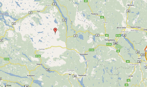 G�TT RUNDT: Store mannskaper har rykket ut etter en melding om at en b�t skal ha g�tt rundt ved S�ndelandsbrua i Tuddal. Kart: GOOGLE MAPS