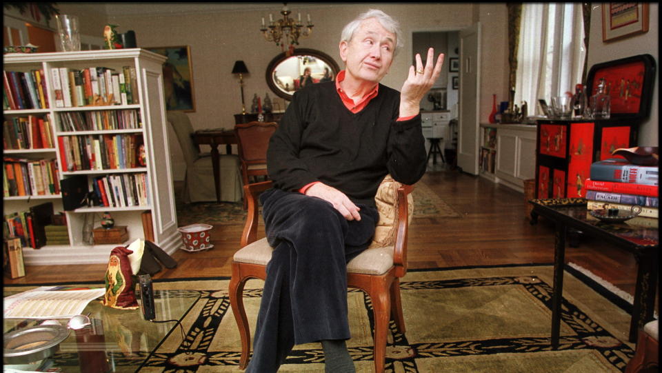 HJEMME: Frank McCourt da Dagbladet m�tte ham hjemme i New York i 2000. Foto: TORE BERGSAKER