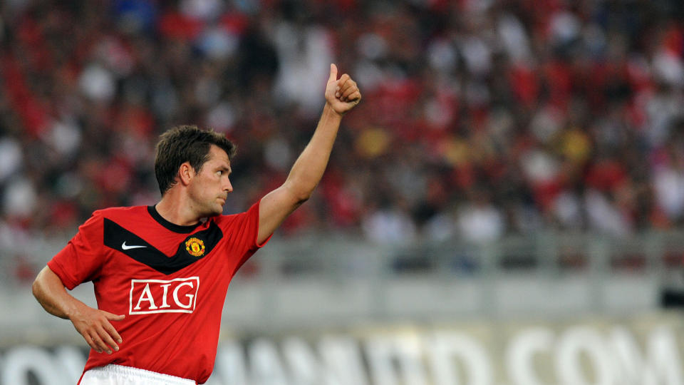SCORET I DEBUTEN: Michael Owen trengte ikke mange minuttene i Manchester United-drakt f�r han scoret sitt f�rste m�l for klubben, i helgas treningskamp i Malaysia. Foto: AFP