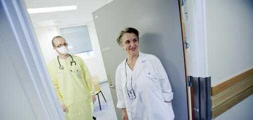 STOR P�GANG: Avdelingsoverlege, Anne Kathrine Nore, sammen med lege Nils Tovsrud p� legevakten i Oslo. Foto: Stian Lysberg Solum / SCANPIX