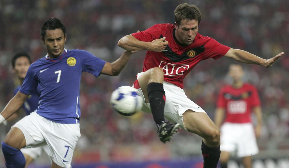 GOD START: Michael Owen har vist prov p� at det fortsatt bor en m�lscorer i 29-�ringen under Manchester Uniteds Asia-turn�.Foto: SCANPIX/AP Photo/Ching Kien Huo