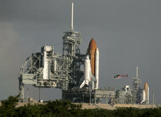 PENSJONERES: Det gjenstår bare sju turer med romferjene til NASA før de settes på bakken i 2010. Først fem år senere - tidligst - så vil USA har et nytt romfartøy klart. Foto: SCANPIX/EPA/GARY I ROTHSTEIN PENSJONERES: Det gjenstår bare sju turer med romferjene til NASA før de settes på bakken i 2010. Først fem år senere - tidligst - så vil USA har et nytt romfartøy klart. Foto: SCANPIX/EPA/GARY I ROTHSTEIN