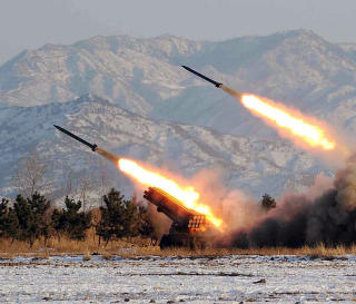PRIORITERES: S� � si alle inntektene g�r til milt�ret og atomv�penprogrammet. Sistnevnte dominerer ogs� de multilaterale samtalene med Nord-Korea, som for �yeblikket er lagt p� is. Bildet viser en rakettoppskytning i januar. Foto:AFP PHOTO / KCNA via KNS/SCANPIX