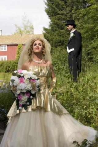 �TR�NDERBRURA�: Teaterrekvesitaen som ble stj�let skulle brukes i dragartisten H�vard Kalseths oppsetning �Tr�nderbrura &mdash; The H�vard Kalseth Show�. Dette er et bilde fra en av pr�vene: Foto: Pressebilde