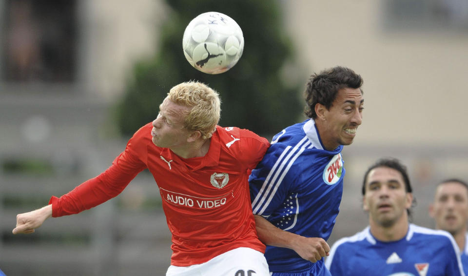 R�K UT: Kalmar - her ved Tobias Eriksson (t.v.) -  r�k ut mot ungarske Debrecen i kvalifiseringen til Champions League.Foto: SCANPIX/AFP PHOTO/SCANPIX SWEDEN/Paul Madej