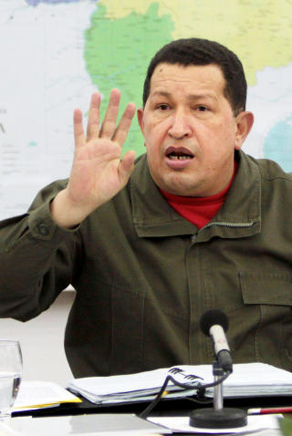 P� OFFENSIVEN: Venezuelas presiden Hugo Ch�vez, n� med utvidet makt, er i harnisk over den amerikanske rapporten og hevder Venezuela gj�r det de kan for � stoppe narkosmuglingen. Foto: VENEZUELANSKE MYNDIGHETER/AFP/SCANPIX