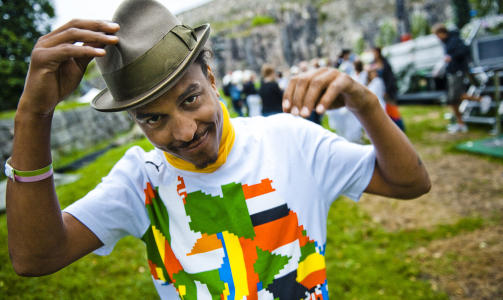 - GLAD JEG SLIPPER: Den svenske hiphop-artisten Timbuktu tror forf�lging av kjendiser er mer utbredt i Norge enn i Sverige. Foto: H�kon Eikesdal