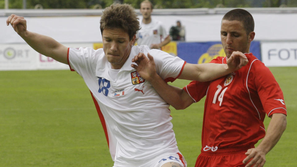 FORTSATT INNE I VARMEN: Vikings Martin Fillo (t.v.) fikk sin landslagsdebut for Tsjekkia mot Malta tidligere i �r. Der overbeviste han nok til � bli tatt ut p� landslaget p� nytt.Foto: SCANPIX/AP Photo/Petr David Josek