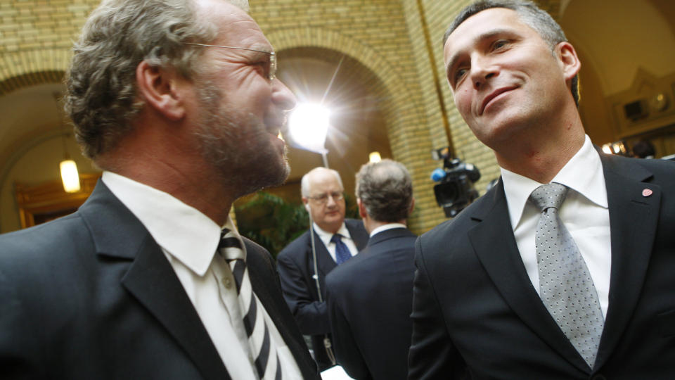 � STEMME P� VENSTRE: Er i realiteten det samme som � stemme p� en mindretallsregjeringen med Arbeiderpartiet, tror Hjorten.
Foto: Heiko Junge   / SCANPIX .