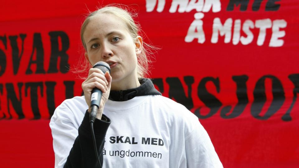 SINT Leder i Sosialistisk Ungdom, Mali Steiro Tronsmoen, er blant talerne n�r studenter demonstrerer foran Stortinget klokka 13.00 i dag. Studentorganisasjonene er kritiske til at regjeringen ikke har g�tt inn for � �ke studiest�tten fra ti til elleve m�neder i Soria Moria II-plattformen.FOTO: SCANPIX